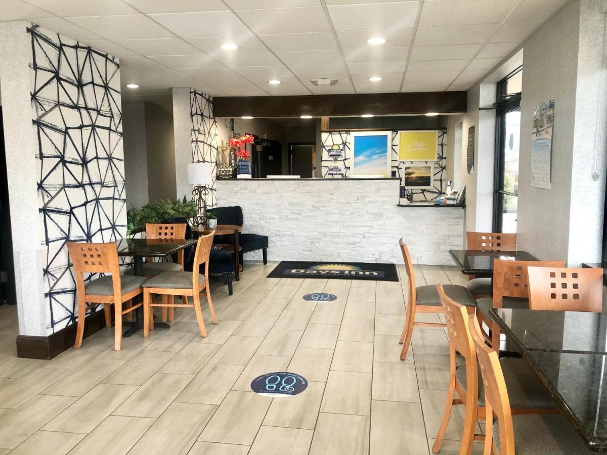 Days Inn By Wyndham Asheville Downtown North Woodfin Exterior photo
