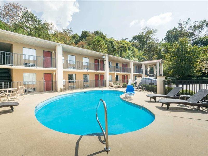 Days Inn By Wyndham Asheville Downtown North Woodfin Exterior photo