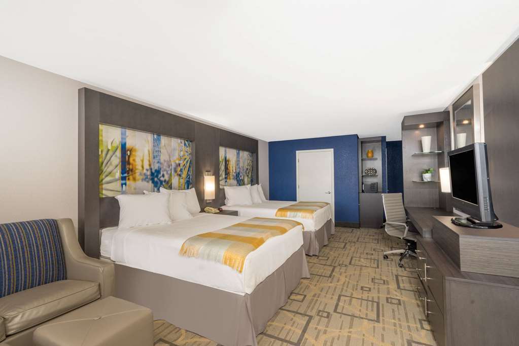 Days Inn By Wyndham Asheville Downtown North Woodfin Room photo